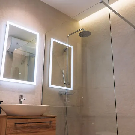 Eghzien A2 Access To Tranquil Shared Pool Apartman *