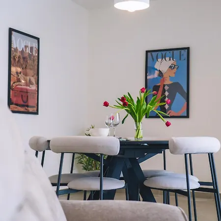 Apartament Eghzien A2 Access To Tranquil Shared Pool