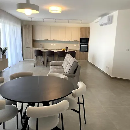 Eghzien A2 Access To Tranquil Shared Pool