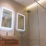 Eghzien A2 Access To Tranquil Shared Pool Apartament *