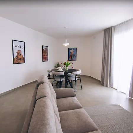 Eghzien A2 Access To Tranquil Shared Pool *