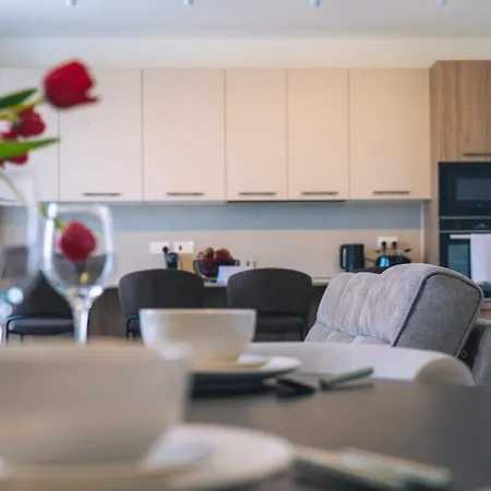 דירה Eghzien A2 Access To Tranquil Shared Pool