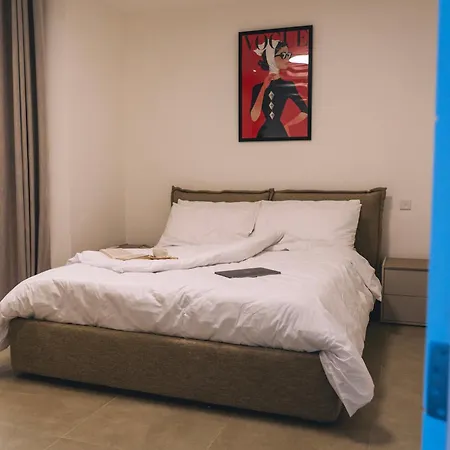 Eghzien A2 Access To Tranquil Shared Pool דירה