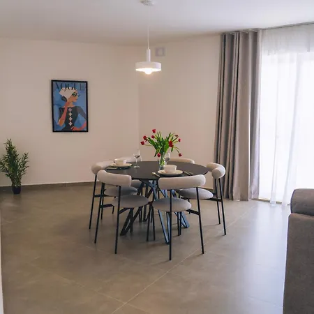 Eghzien A2 Access To Tranquil Shared Pool דירה *