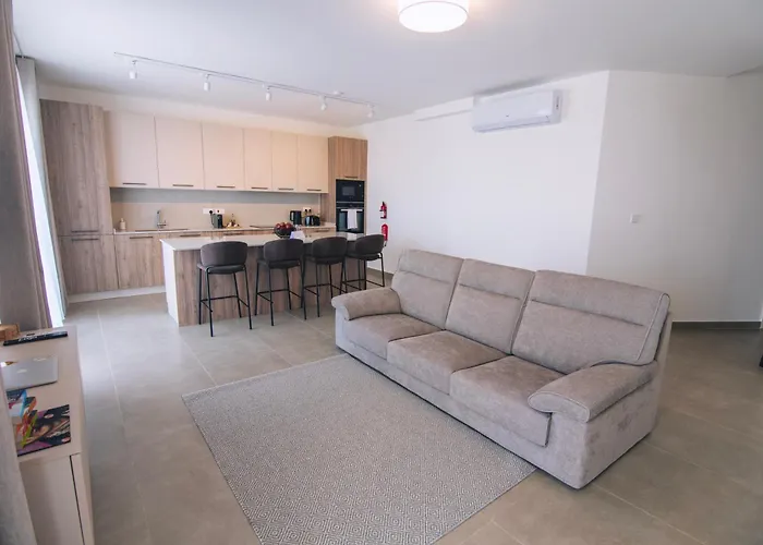 Eghzien A2 Access To Tranquil Shared Pool Xagħra