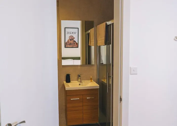 Eghzien A2 Access To Tranquil Shared Pool *