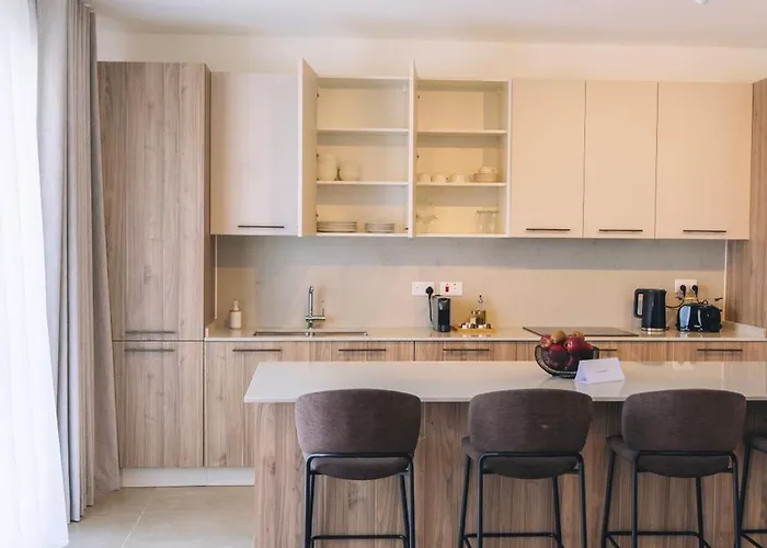 Eghzien A2 Access To Tranquil Shared Pool Apartamento *