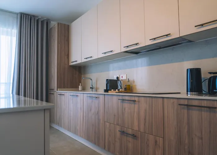 Eghzien A2 Access To Tranquil Shared Pool *