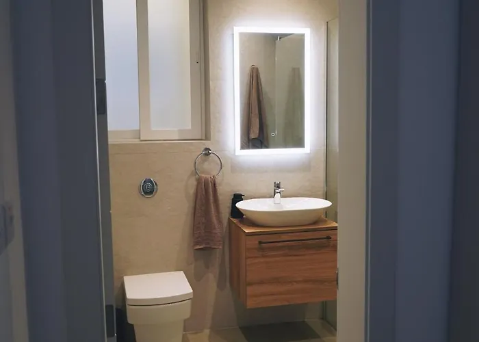 Eghzien A2 Access To Tranquil Shared Pool *